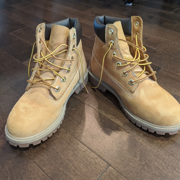 Timberlands - Picture 3 of 4